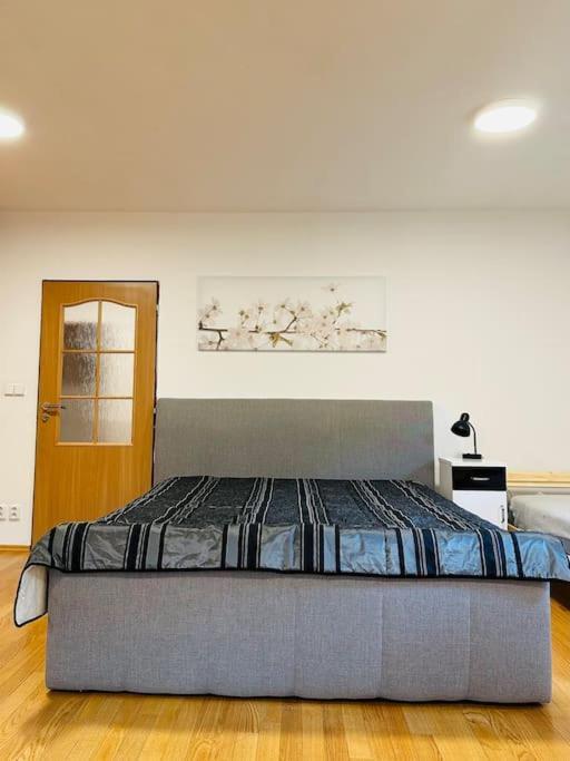 Family-Friendly Prague 5 Stay Eksteriør billede